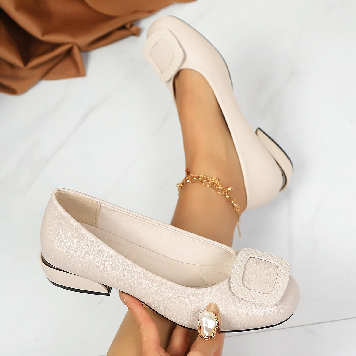 Square-Buckle Low Heel 2